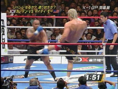 チェ・ホンマンの見事な金的(腸蹴り)